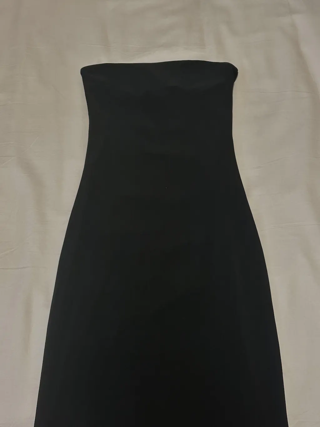 Victorya Black | Strapless Fitted Midi Dress by Arti Gogna