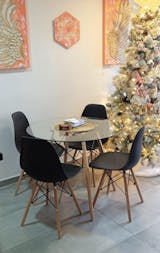 COMEDOR 4 PUESTOS RENDONDO CRISTAL/EAMES