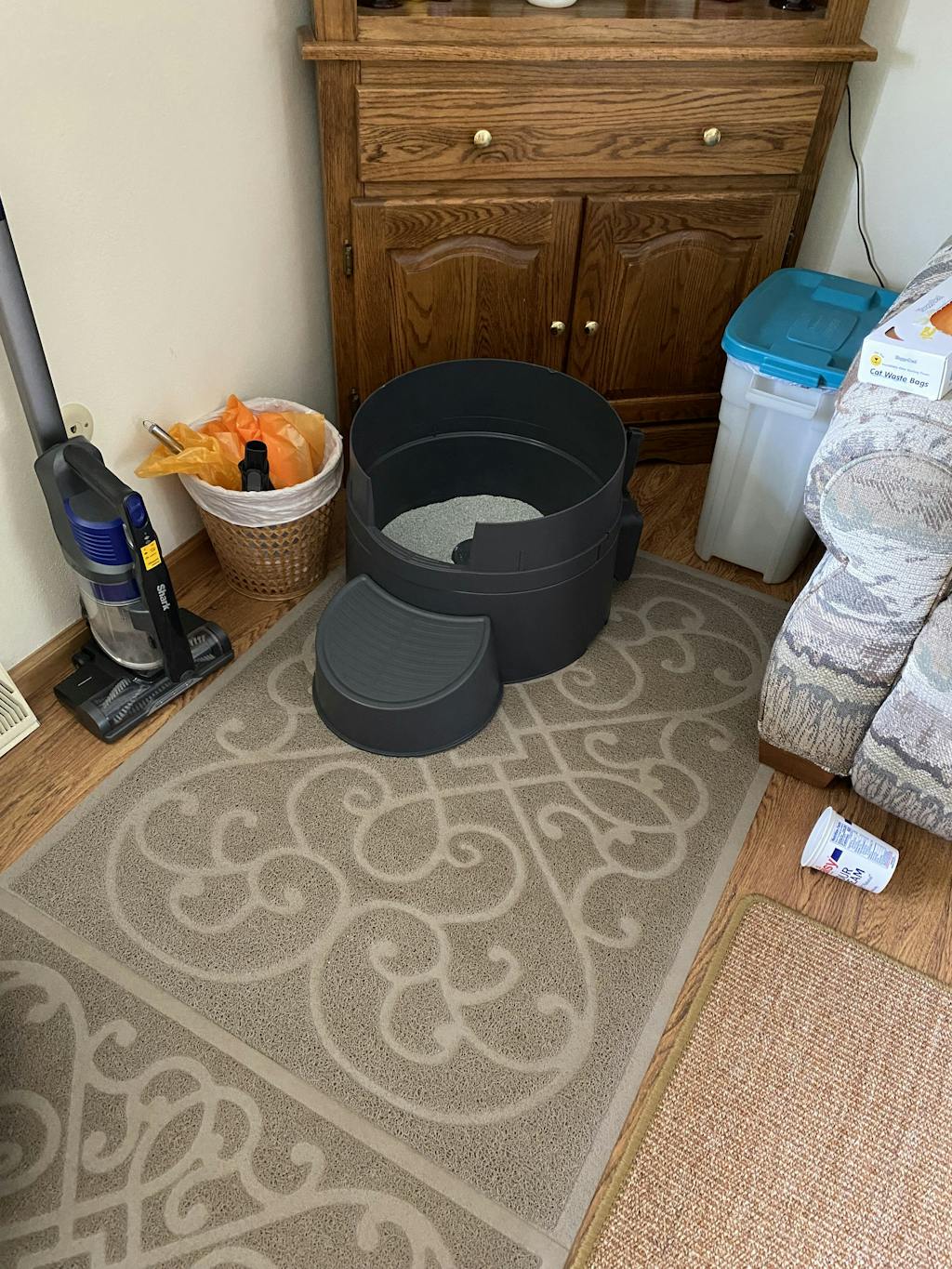 Boxscoop 2.0 The 6 second cat litter box Boxscoop Designs Inc.