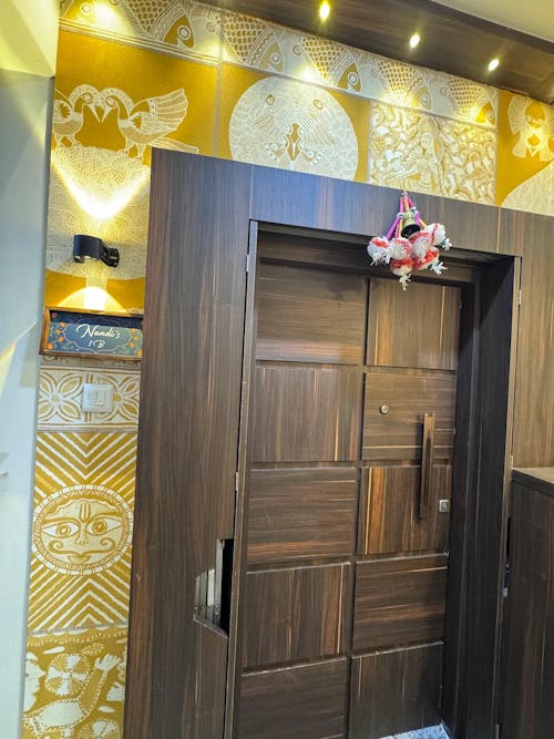 Clay Reverie: "Geet" Madhubani Wallpaper