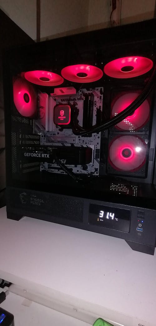 BREUNOR ODIN - PC Gaming Ryzen 7 7800X3D , RTX 5070 12GB, Ram 32GB DDR5 6000Mhz, SSD 1000GB NVMe, Dissipatore a Liquido 360mm, Windows 11 Pro