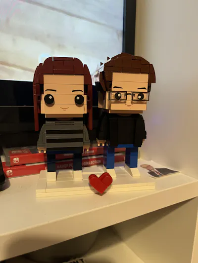Thomas H. — custom couple brick figures, Brick-You review