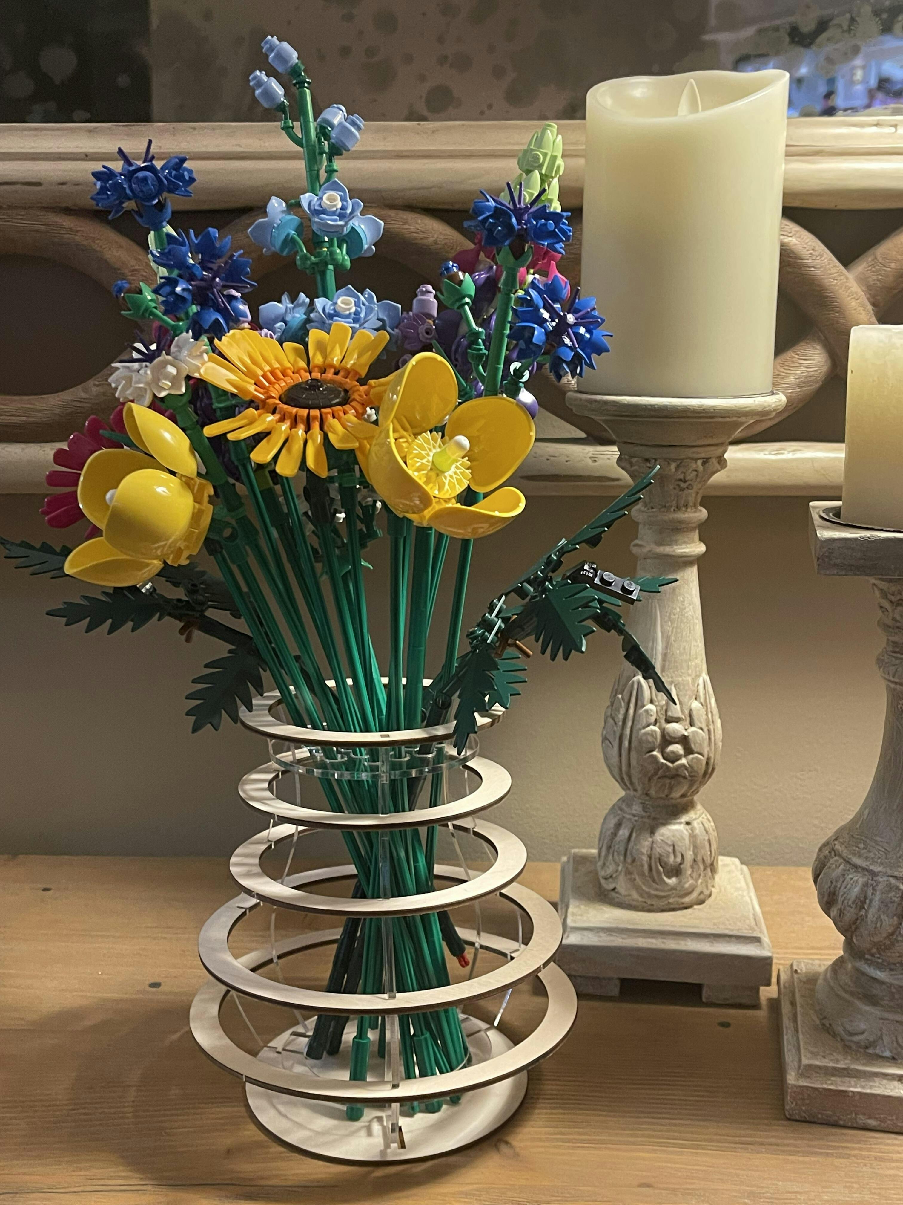 Floating Rings Vase for LEGO® Flowers (Large) Brickcessories