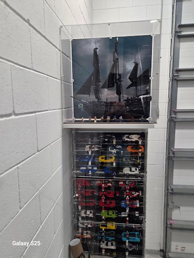 LEGO Captain Jack Sparrow's Pirate Ship Display Case (10365)