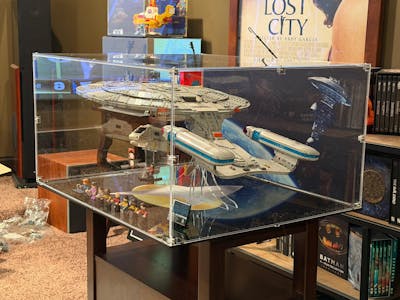 LEGO U.S.S. Enterprise NCC-1701-D Horizontal Display Case (10356 Star Trek: U.S.S. Enterprise D)