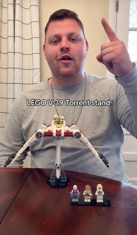 Display Stand for LEGO Star Wars V-19 Torrent Starfighter (75432)