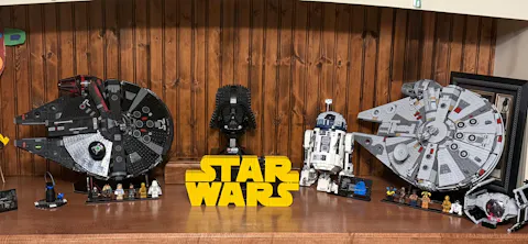 Display Stand for LEGO Star Wars Millennium Falcon (75257)