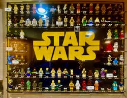 LEGO® Star Wars® Minifig Super Fan Display
