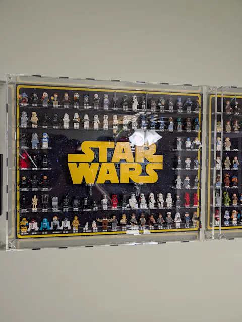 LEGO® Star Wars® Minifig Super Fan Display