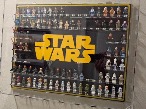 LEGO® Star Wars® Minifig Super Fan Display