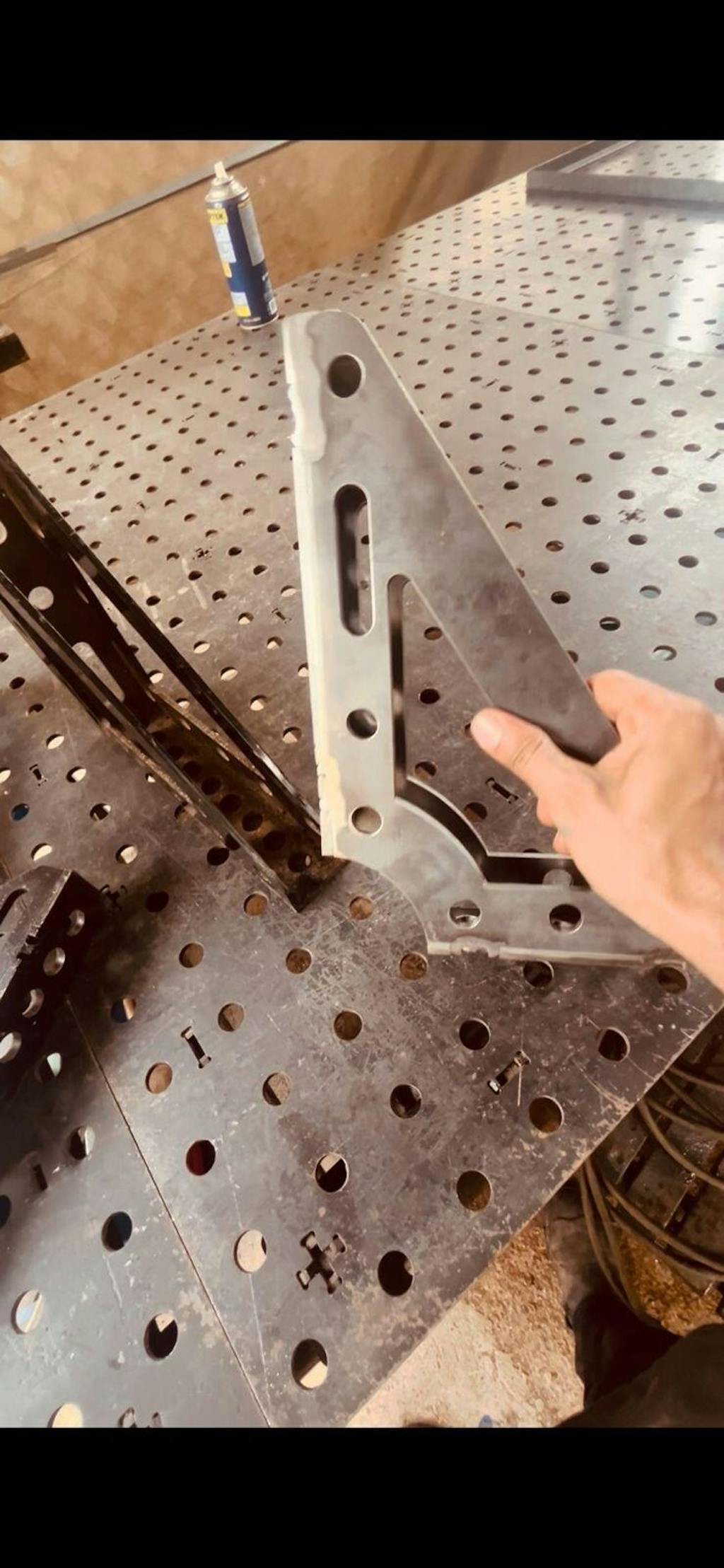 Escuadra 3D SIN ESQUINA 20x30CM