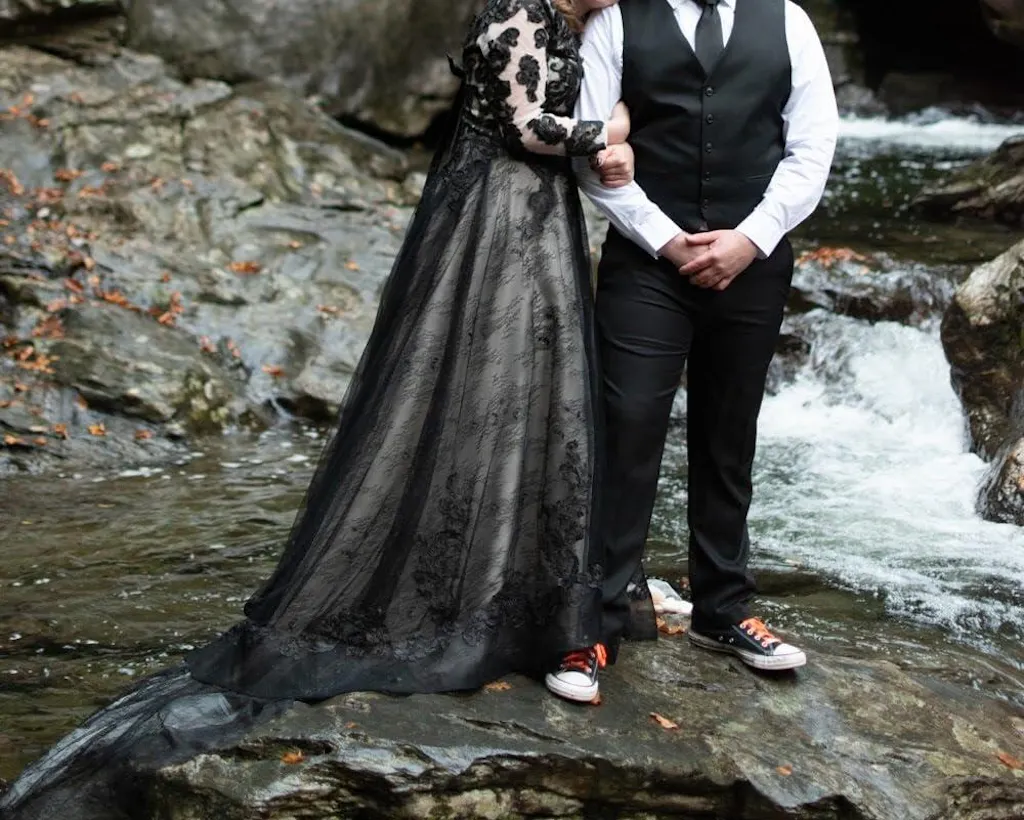 Vintage Princess Black Wedding Dresses with Sleeves