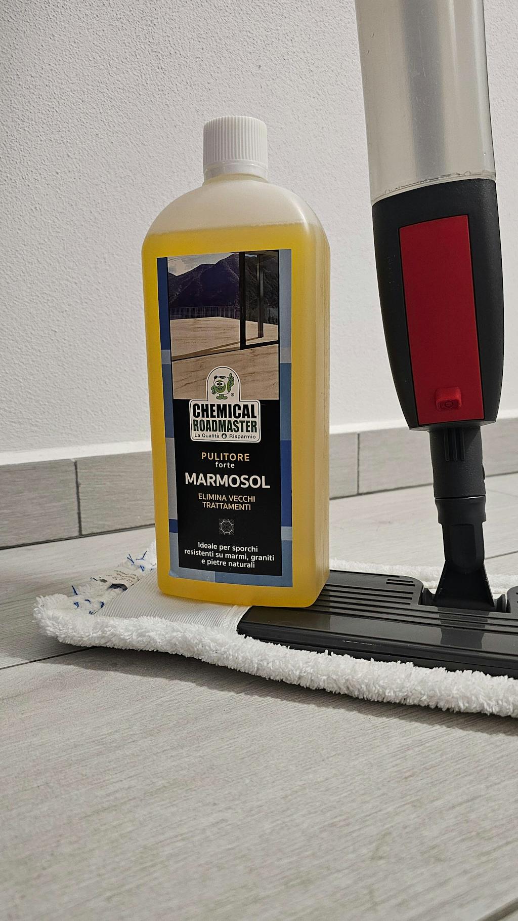 Marmosol - soluție pentru spălat și curățat marmura și alte pietre naturale,elimină tratamentele vechi și murdăria încăpățânată, 1 litru