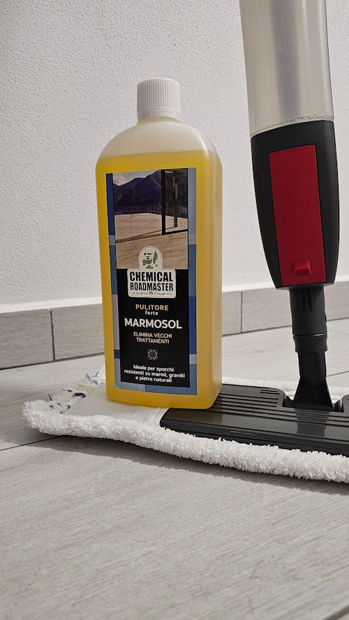 Marmosol - soluție pentru spălat și curățat marmura și alte pietre naturale,elimină tratamentele vechi și murdăria încăpățânată, 1 litru