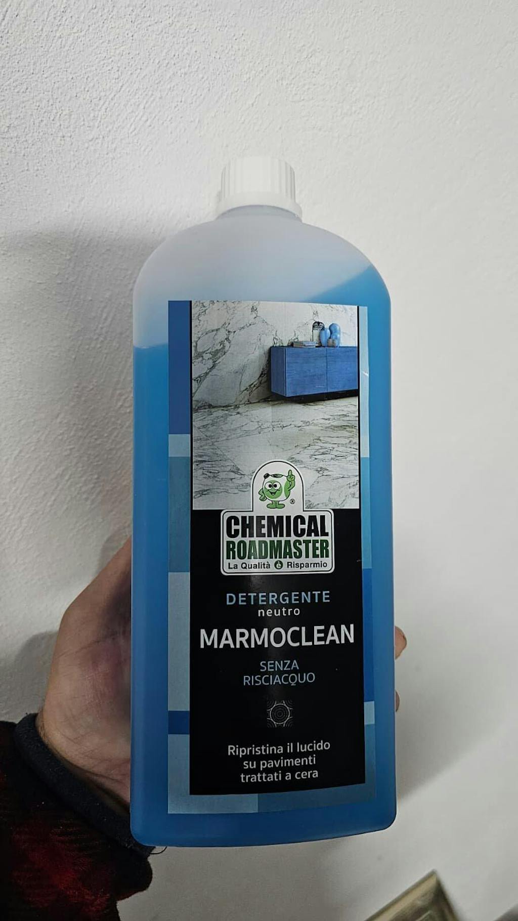 Marmoclean - detergent concentrat, spală, curăță eficient și conferă strălucire suprafețelor de marmură, 1 litru