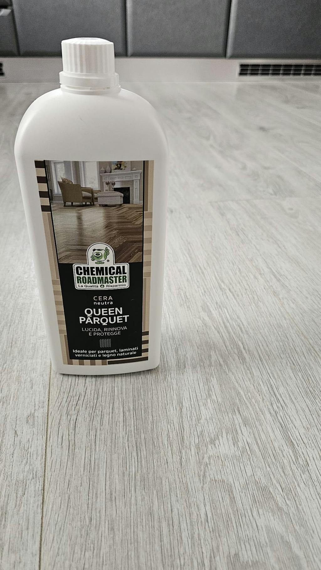 Queen Parquet - ceară lichidă pentru parchet laminat, lustruiește, reînnoiește și protejează, nu necesită frecare, 1 litru