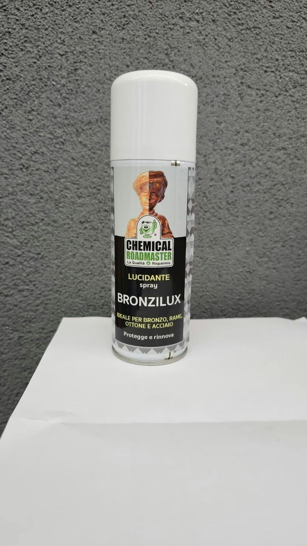 Bronzilux - lustruiește instantaneu obiectele din bronz, cupru, alamă, protejează împotriva oxidării.