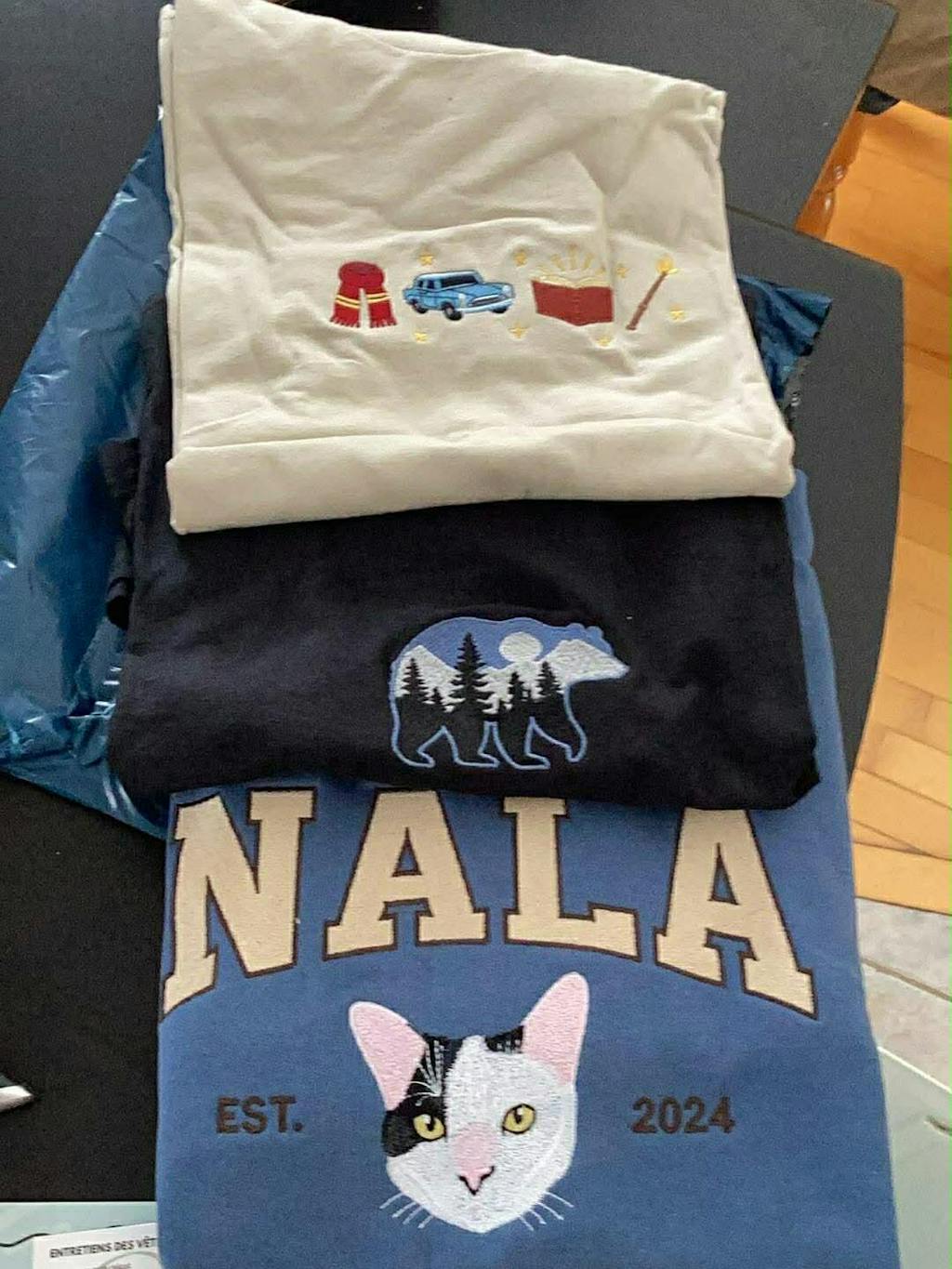 Carte Blanche - Vêtement personnalisé brodé🔥