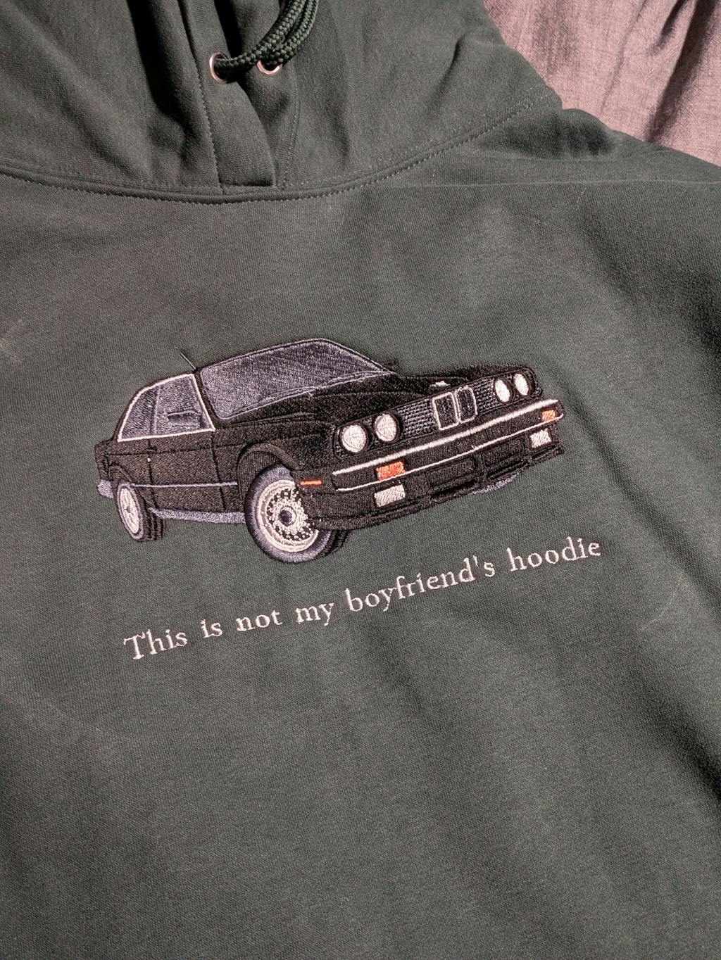 Hoodie personnalisé Auto Réaliste brodé