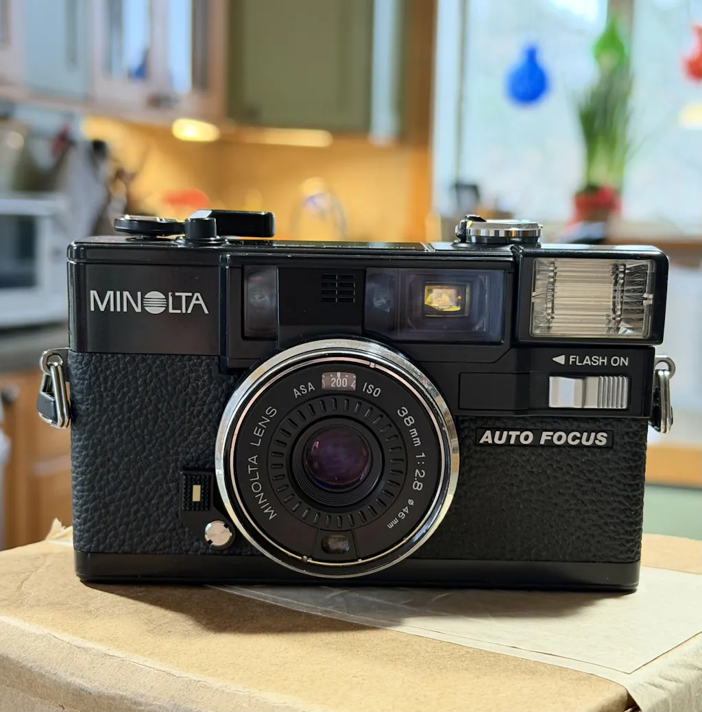 Yashica MINOLTA OLYMPUS フィルムカメラ 人気のフィルムカメラ Minolta XD、YASHICA Electro 、Canon 7