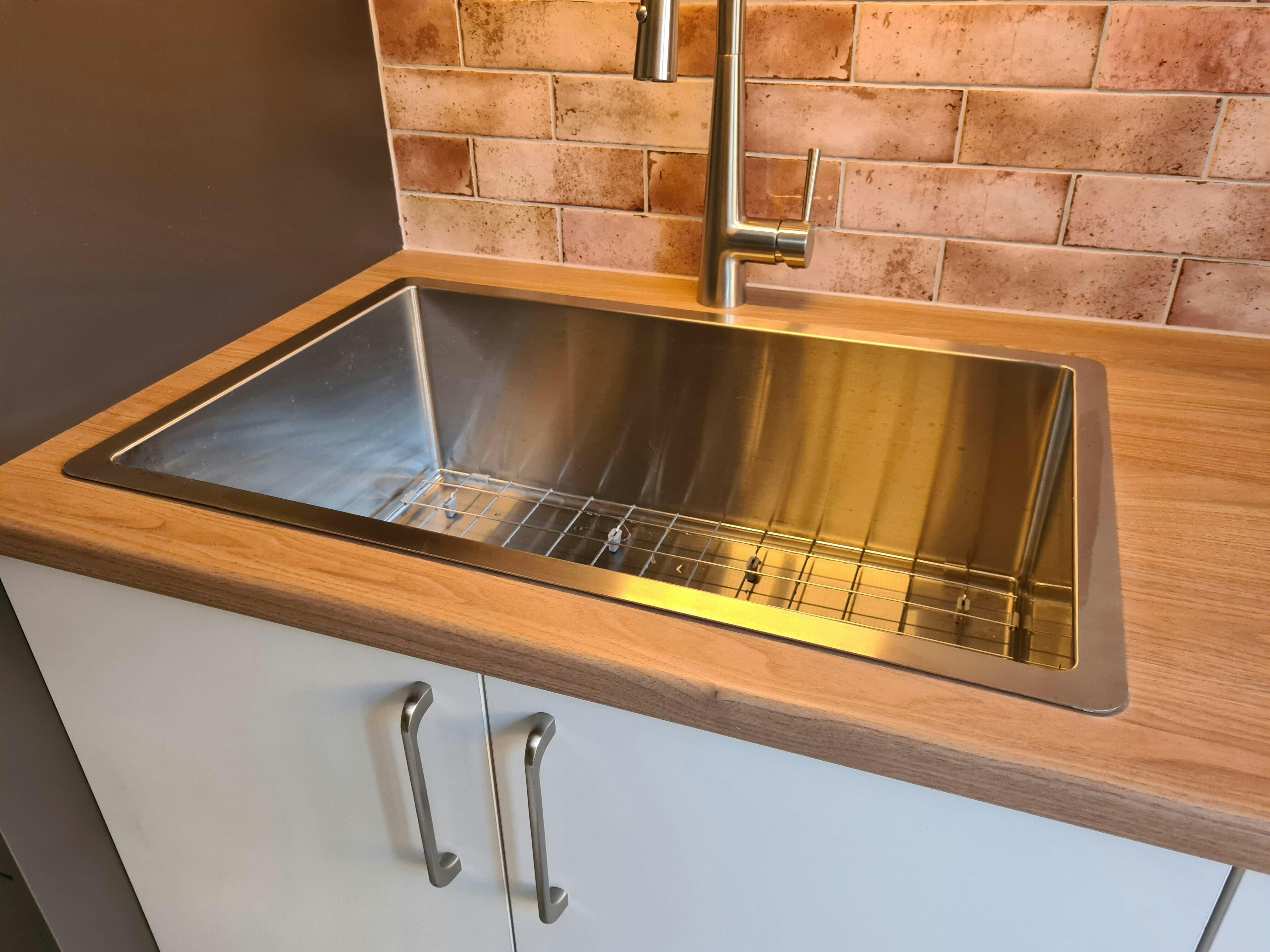 Drainboard Kitchen Sinks  Small & Large Sizes (2023 Range) – Buildmat