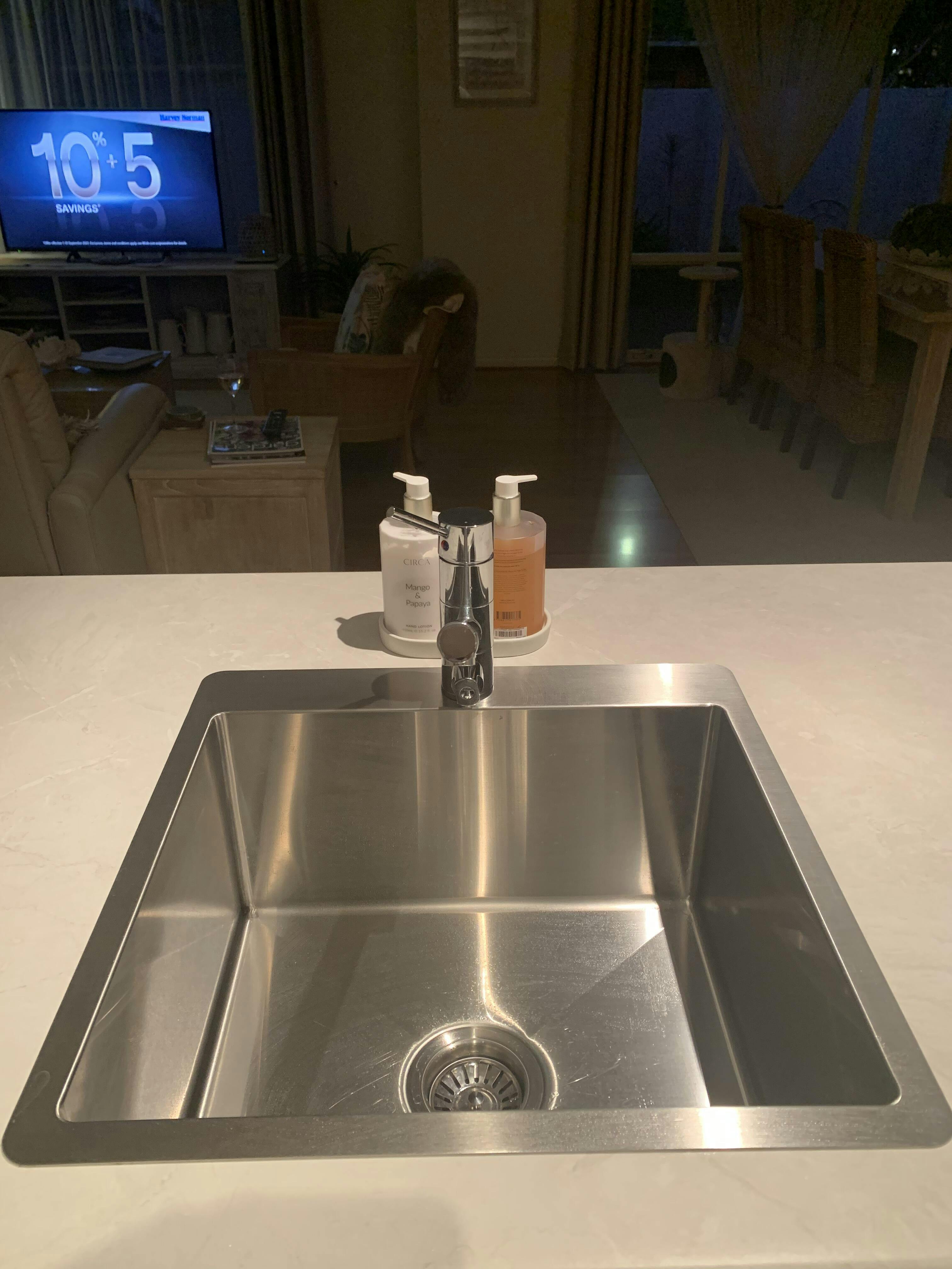 Leo 510x500 Single Bowl Tap Landing Sink Buildmat 3913