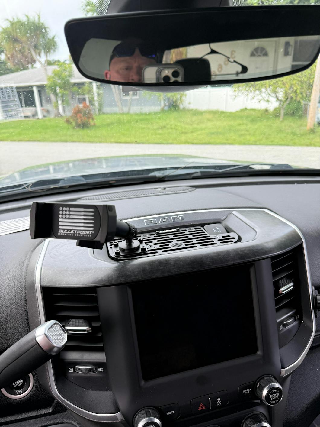 RubiGrid® V2 2019+ RAM Truck 1500/2500/3500/4500/5500 + TRX Dash Mount