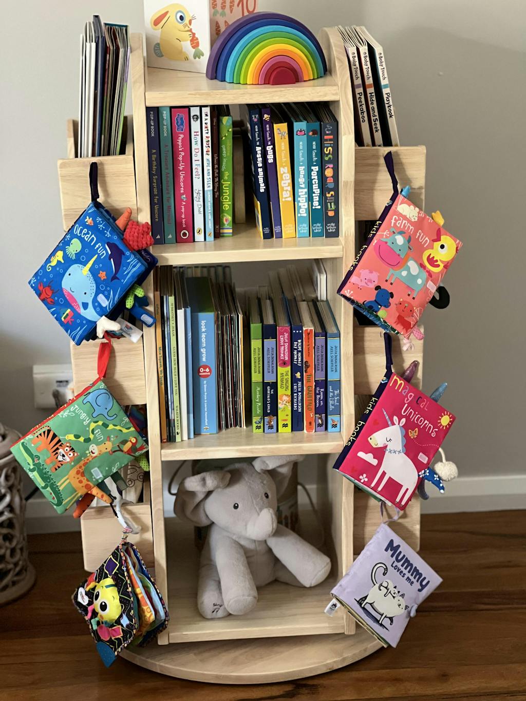 Revolving Solid Wooden Bookcase in Australia Bunny Tickles Mesasilla Bunnytickles