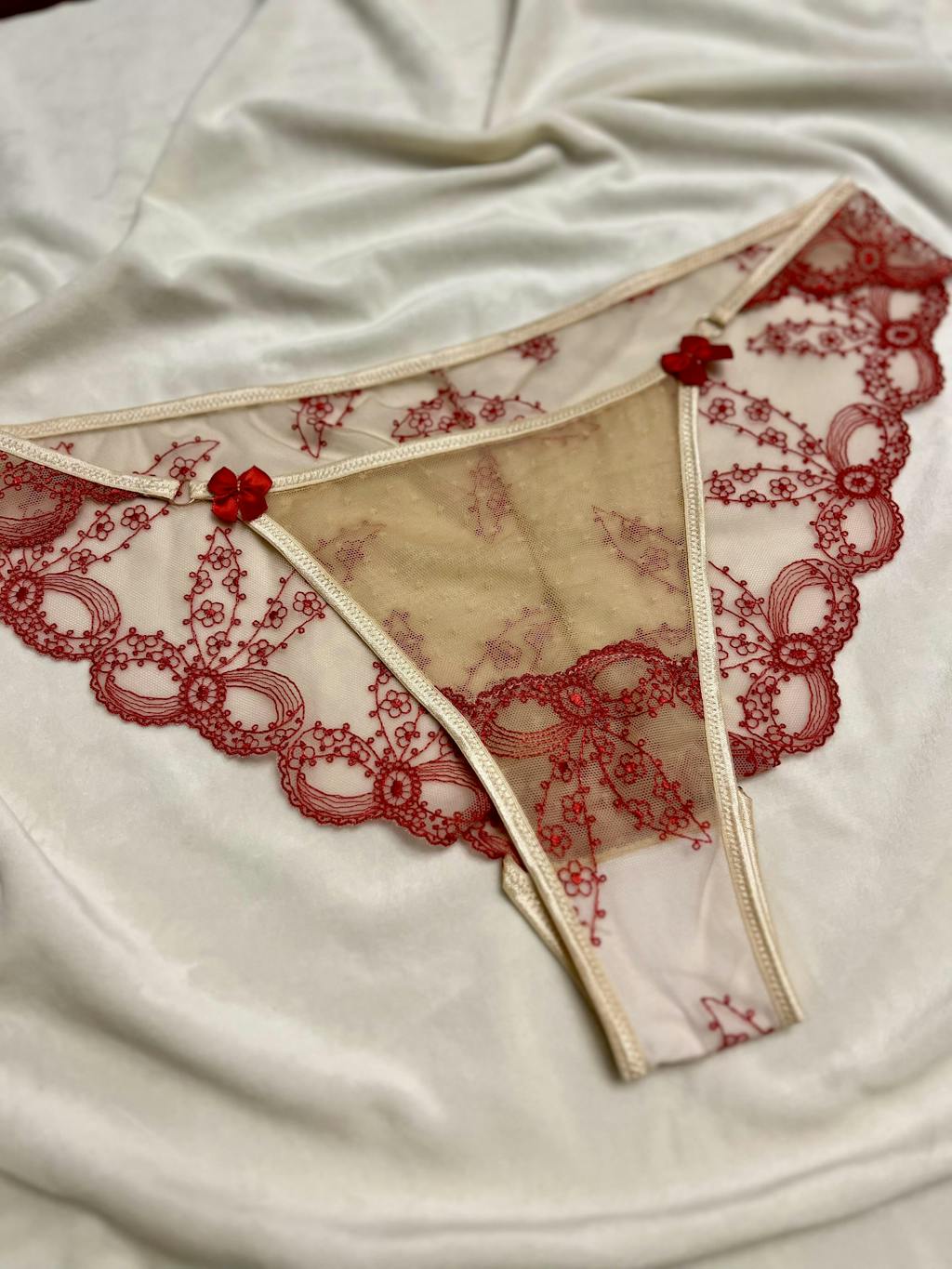 Bikini Panties "Luxe" Sewing Pattern – Beginner Friendly DIY Project