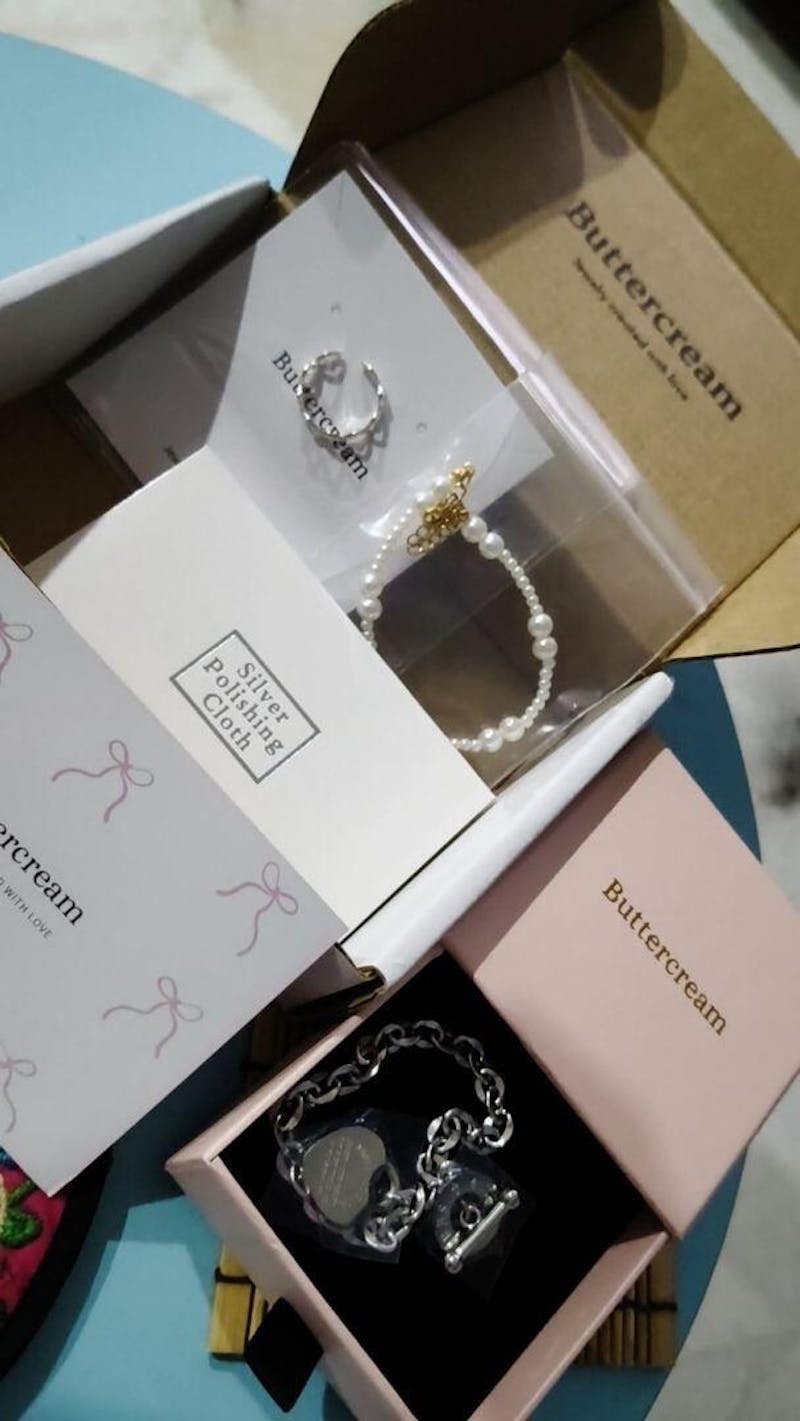 Avery Heart Pendant Link Chain with Toggle Clasp Bracelet (Gold / Silver)