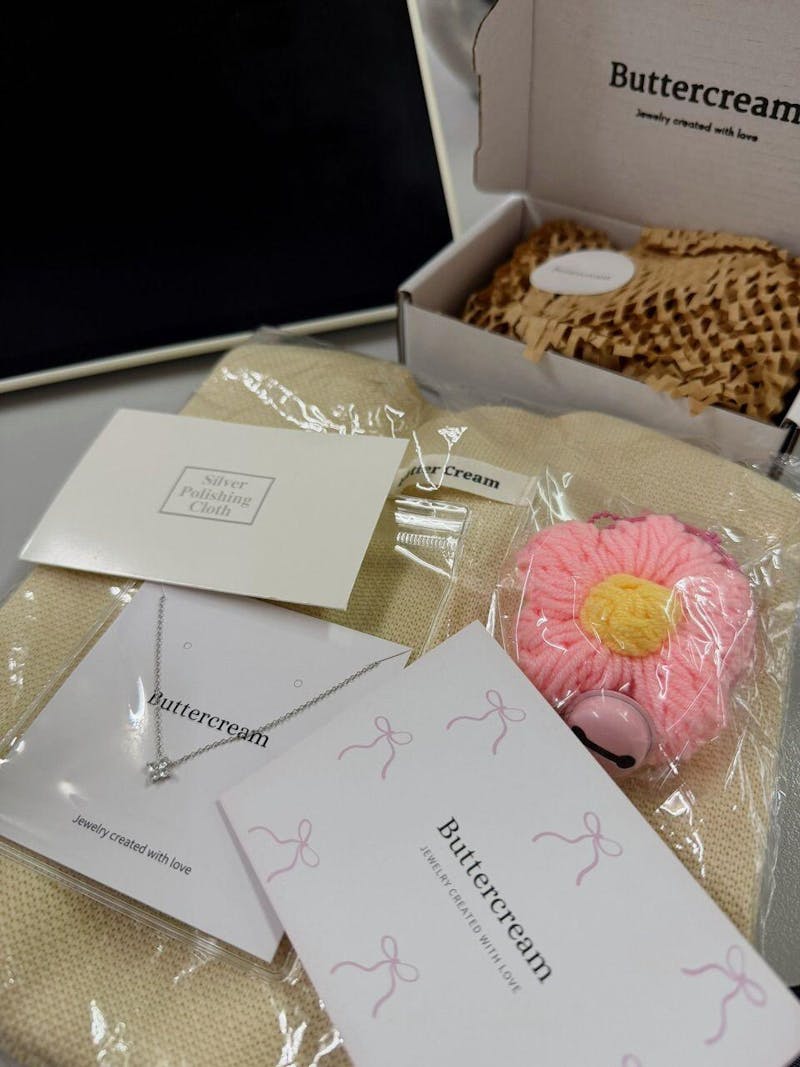 Lumi Four-Leaf Clover Necklace in Silver