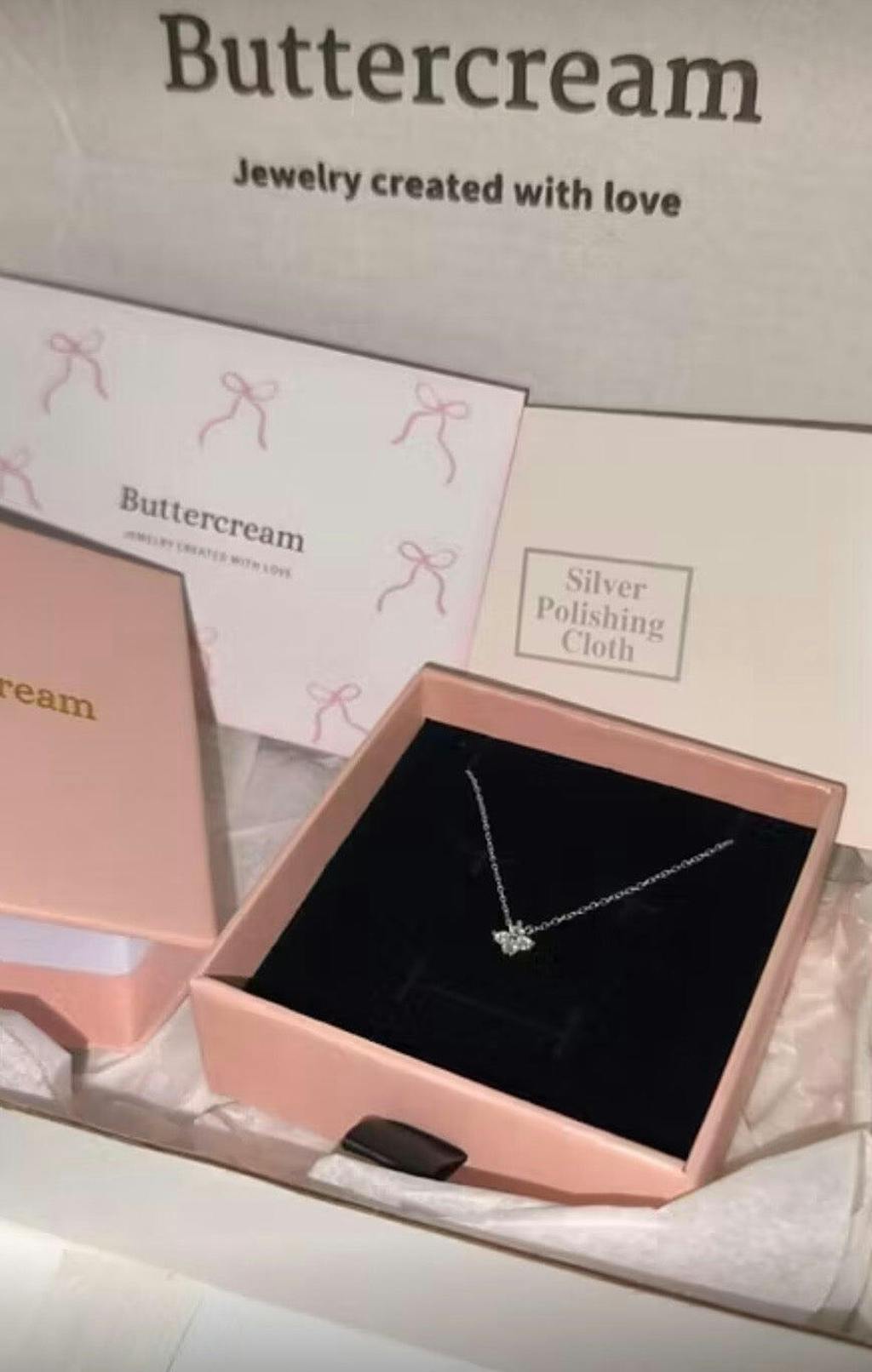 Lumi Four-Leaf Clover Necklace in Silver