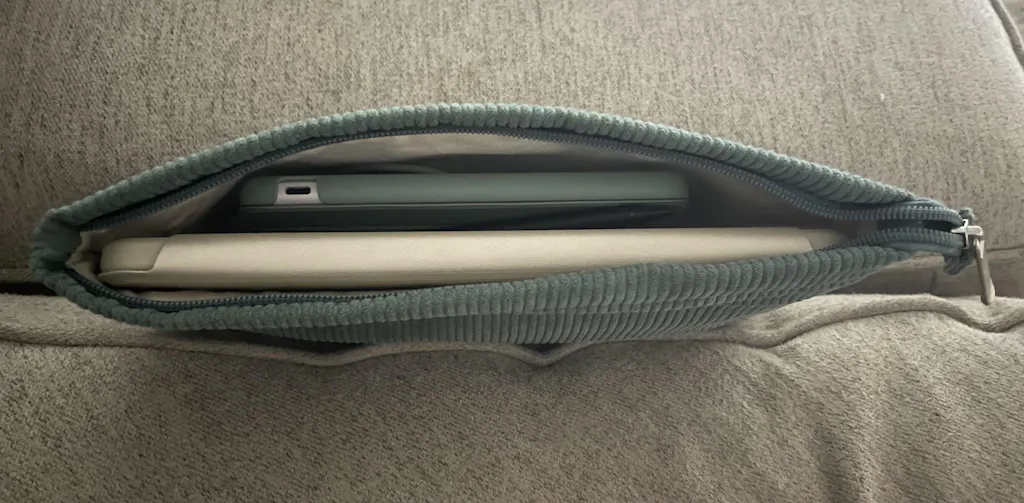 Paperback Book Pouch – Voyager Organizer in Stone – BXSIE