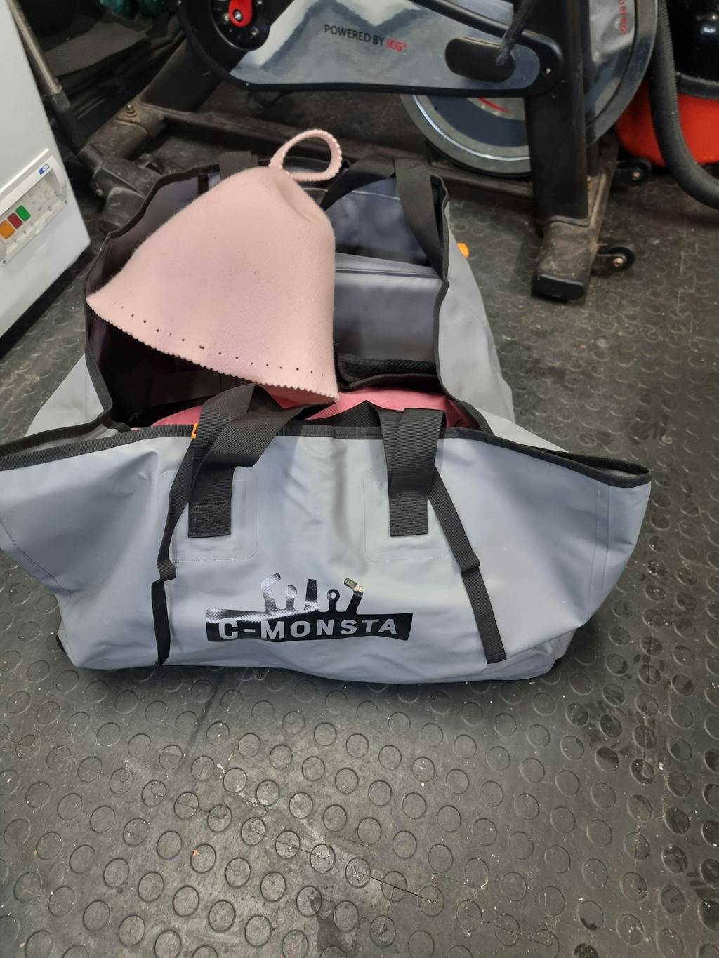 C-Monsta Wetsuit Hanger V2 (UK)