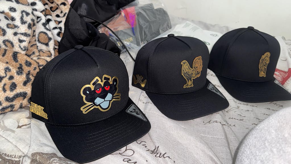 Gorra Gallo Dorado