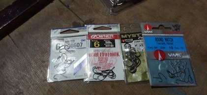 BKK Curved Shank Carp Hook 1012014 Size 4, 10 qty, Cabral Outdoors