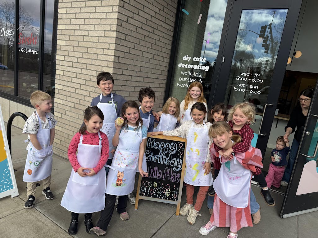 In-Studio Cake/Cupcake-Decorating Party