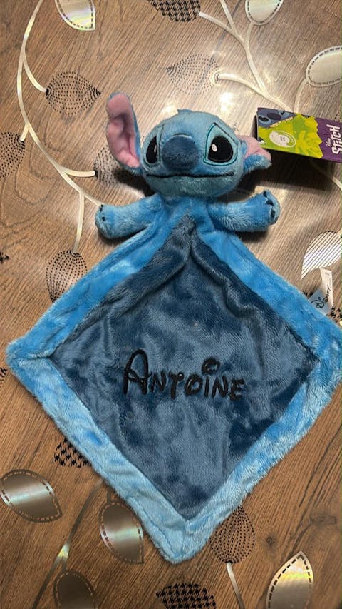 Doudou Mouchoir Disney Stitch 21cm | Avec prénom brodé | Pastel