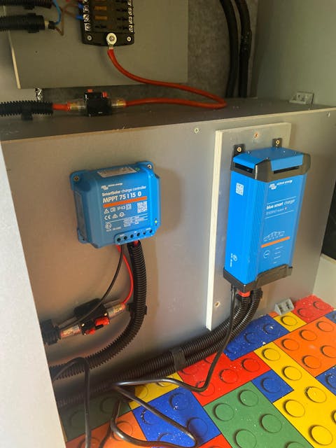 Victron 185 Watt Solar Panel & Victron Smart MPPT Charge Controller, Cable, Mounting & Gland. KIT11