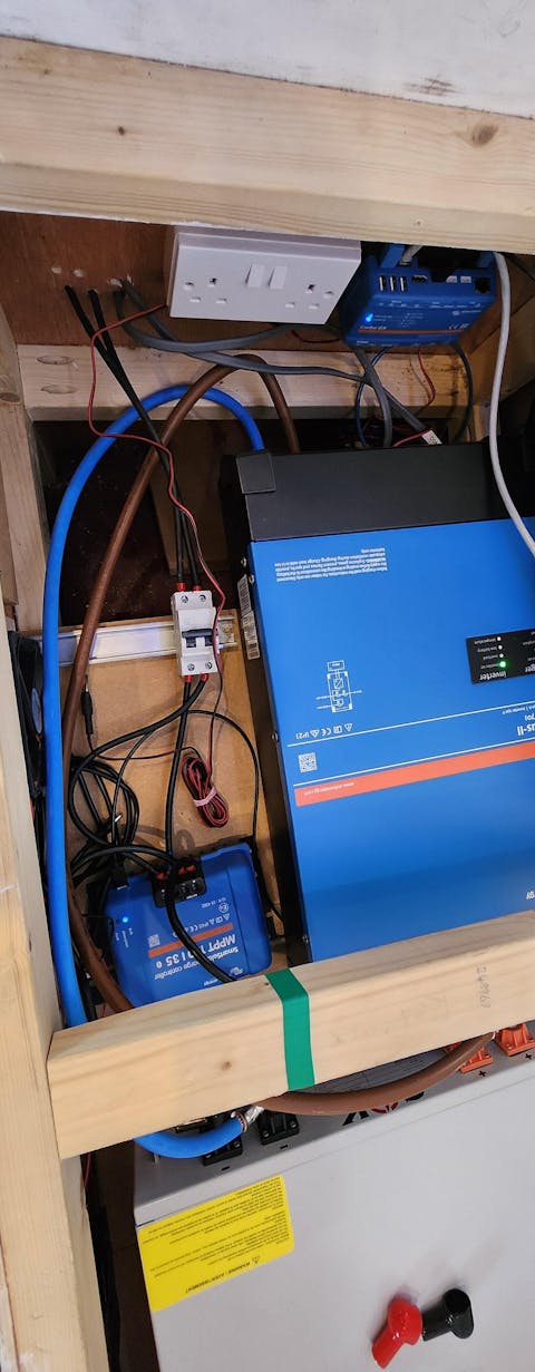 Victron MPPT 150/35 – SmartSolar Charge Controller – Tr