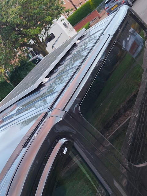 Victron Shed Kit - Victron 185 Watt Solar Panel, PWM LCD & USB, Solar Brackets, Cable Gland, Solar Cable and MC4 Connectors. SH10B