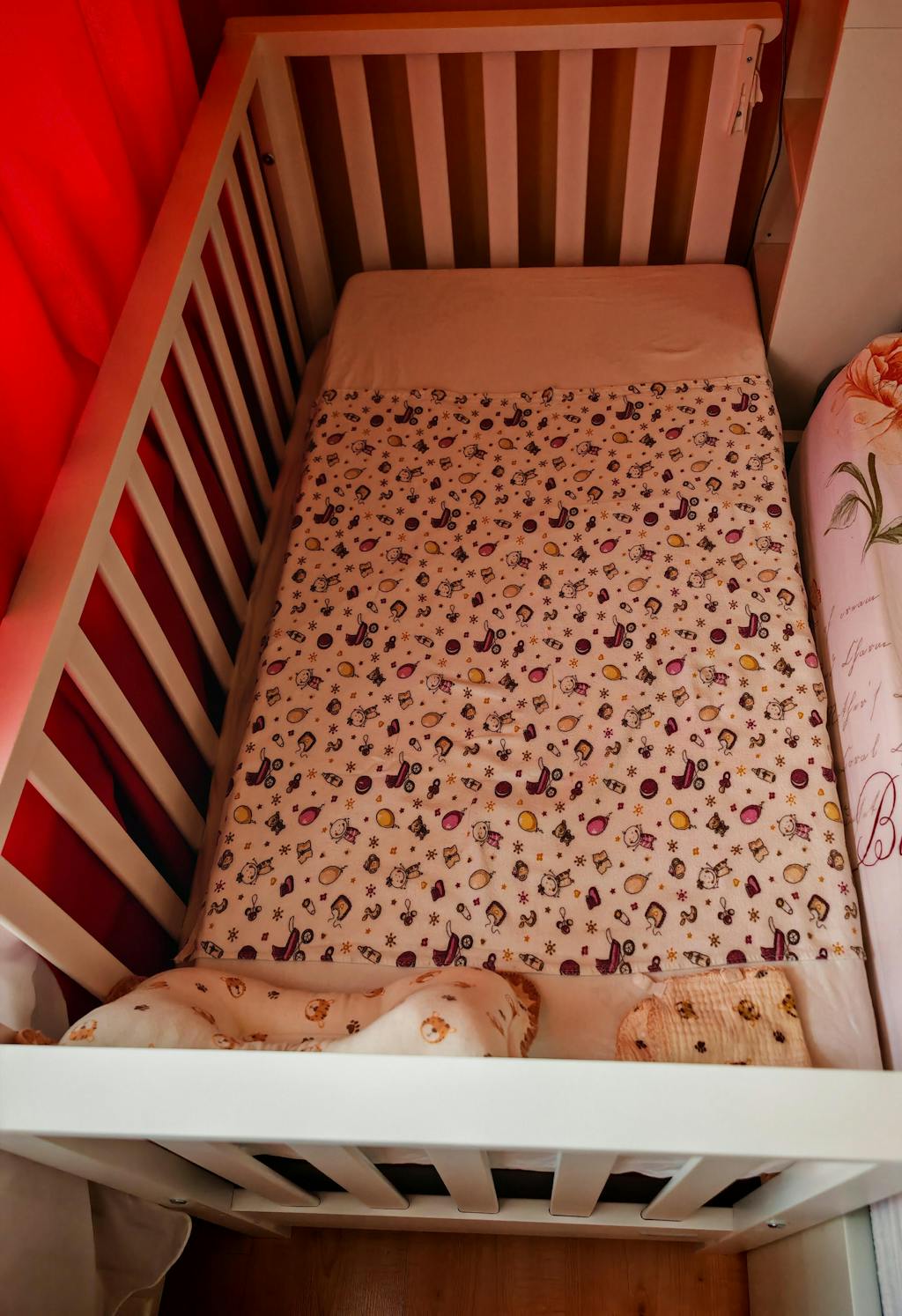 Pat Economic CoSleeping Atasabil Contact Alb cu saltea inclusa si suport Antireflux Lemn Fag Italia