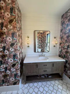 Customer photo from Kim Logan's Canvas & Ivy review