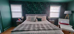 Customer photo from AERAN DORON's Canvas & Ivy review
