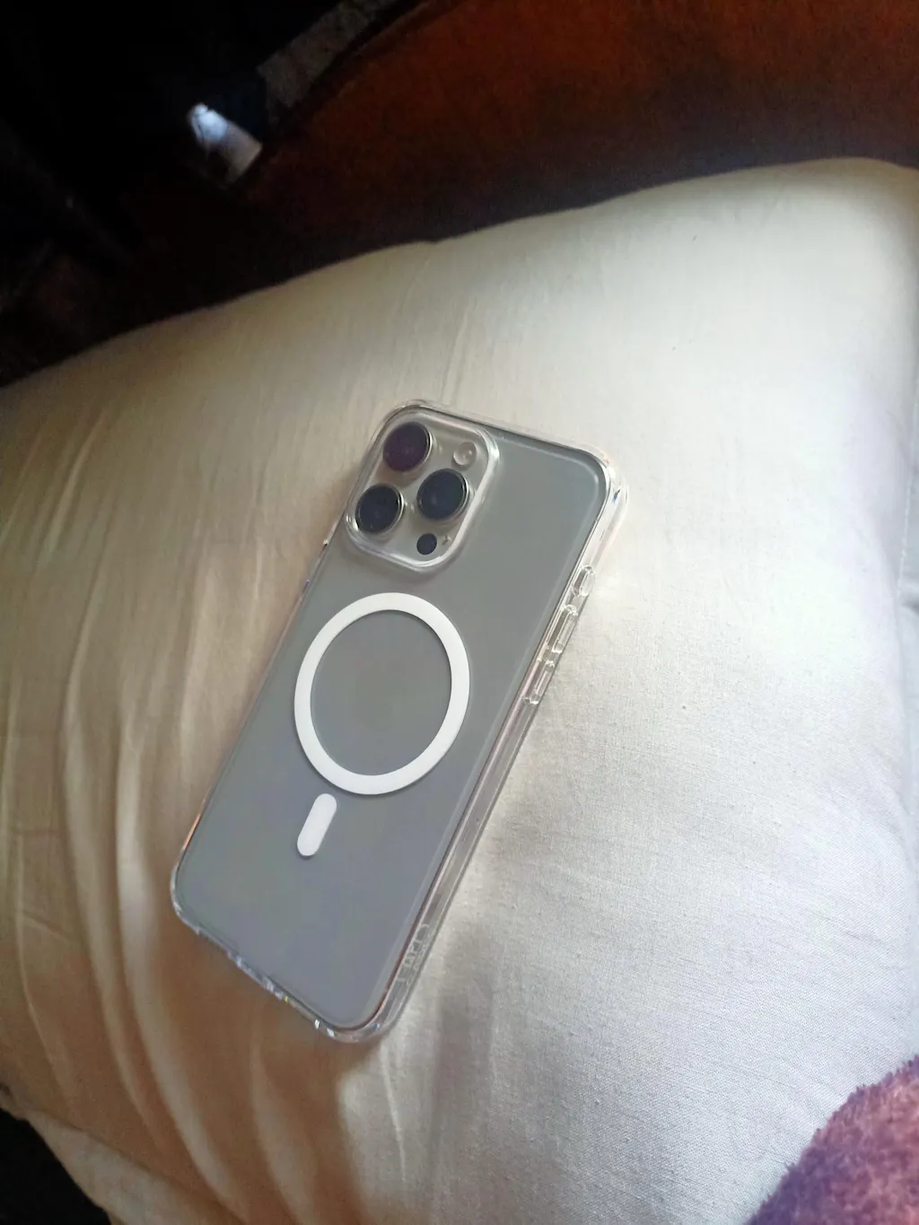 Buy iPhone 17 Transparent Mag…