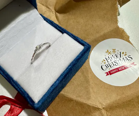 3 Stone Diamond Ring With Round Cut