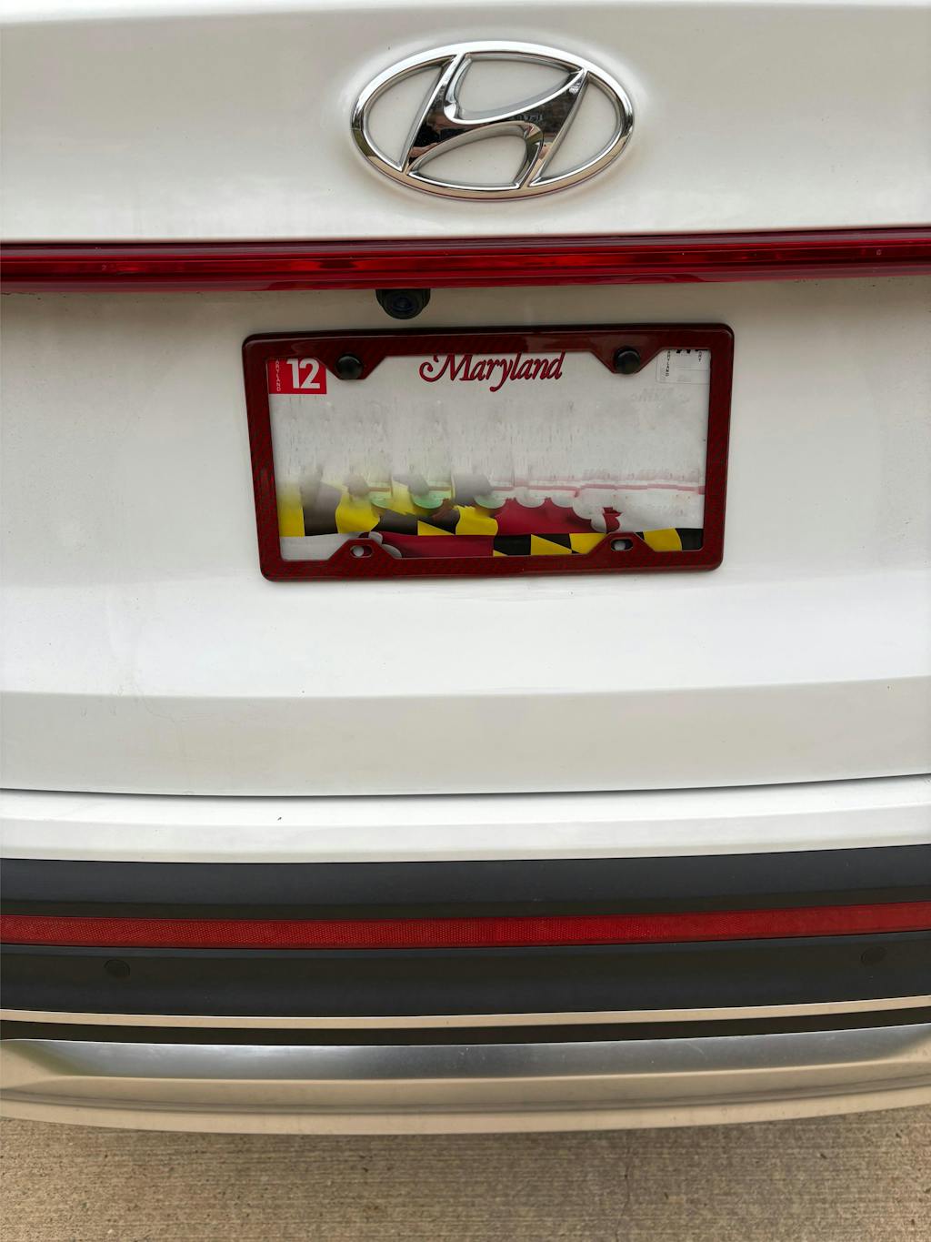 Carbon Fiber / Red Aramid Fiber License Plate Frame - 4 Holes Minimal - Gloss Finish