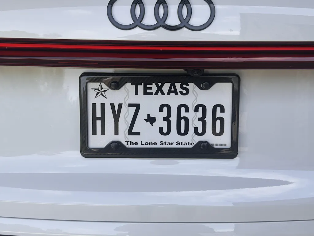 Carbon Fiber License Plate Frame - 4 Holes Minimal - Gloss Finish