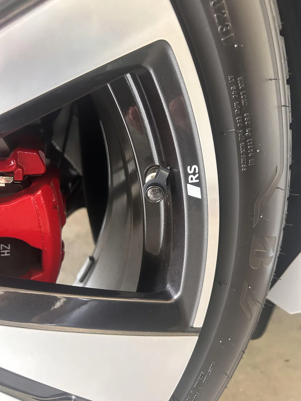 Carbon Fiber Valve Stem Caps - Premium Aluminum