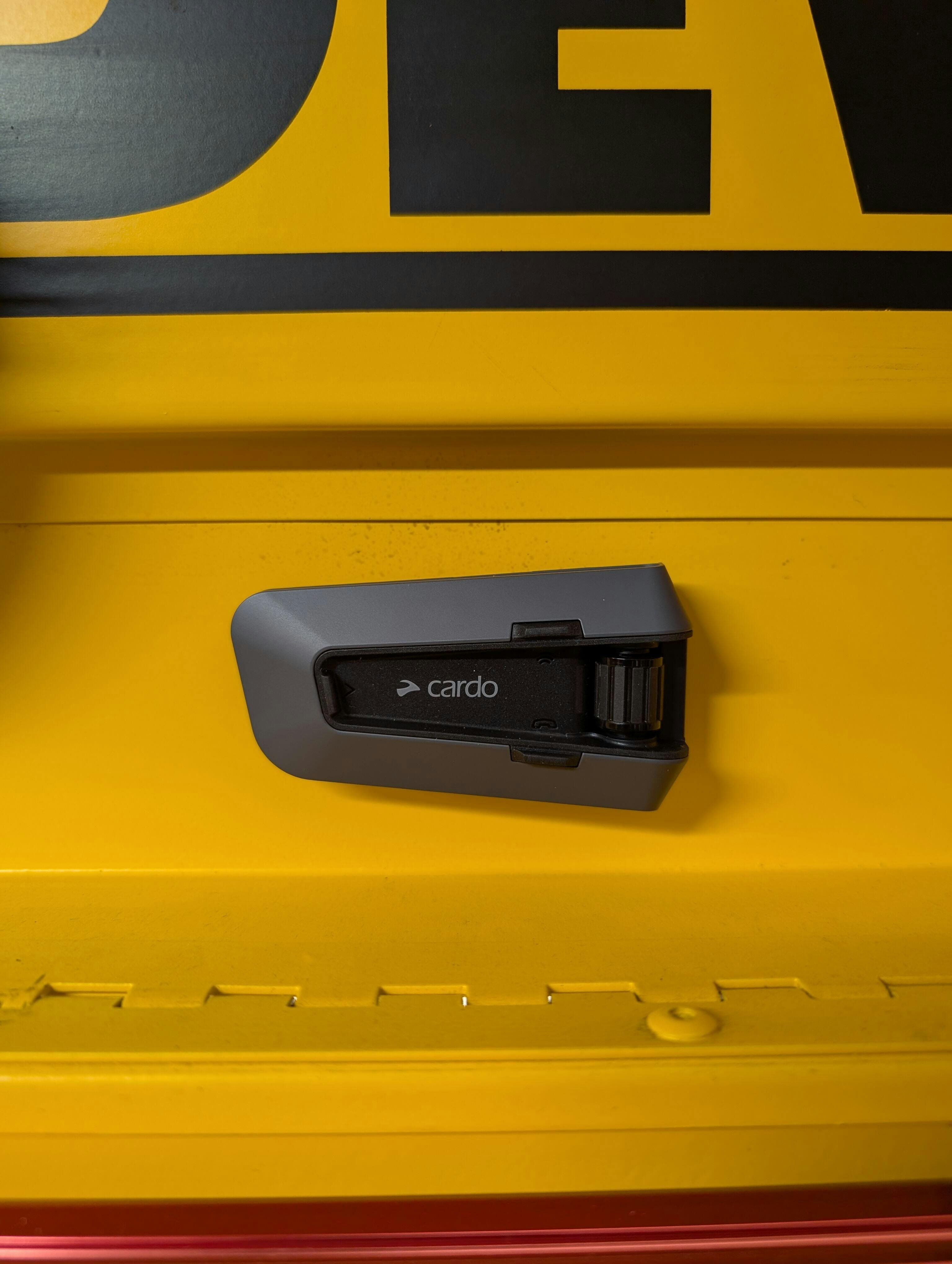 Packtalk EDGE: Bluetooth Headset | Cardo Systems